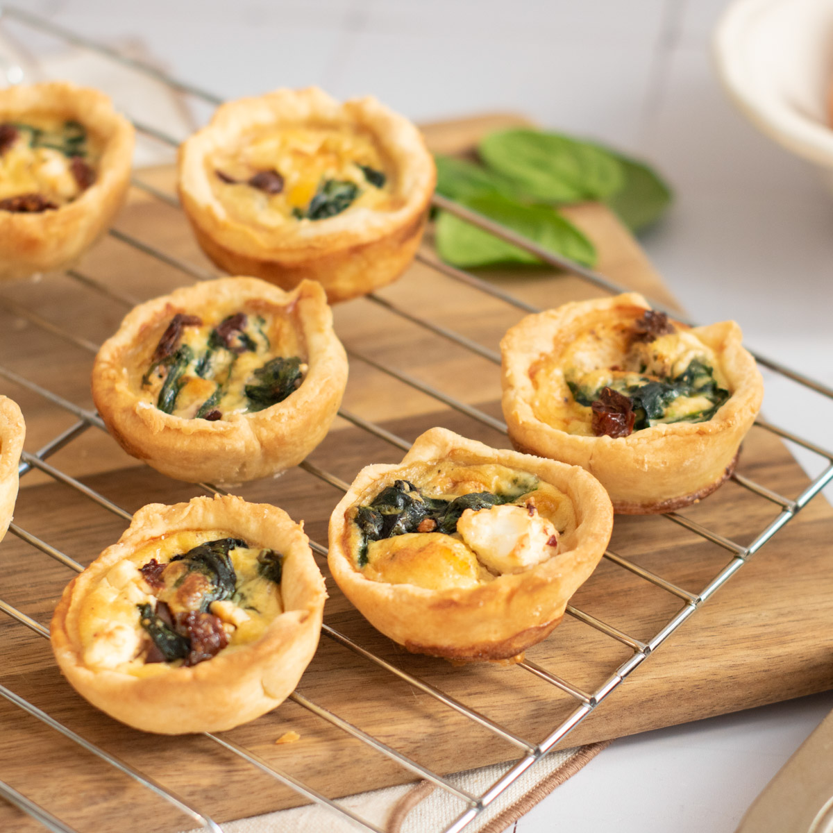 Mini Spinach and Sun Dried Tomatoes Quiche Recipe